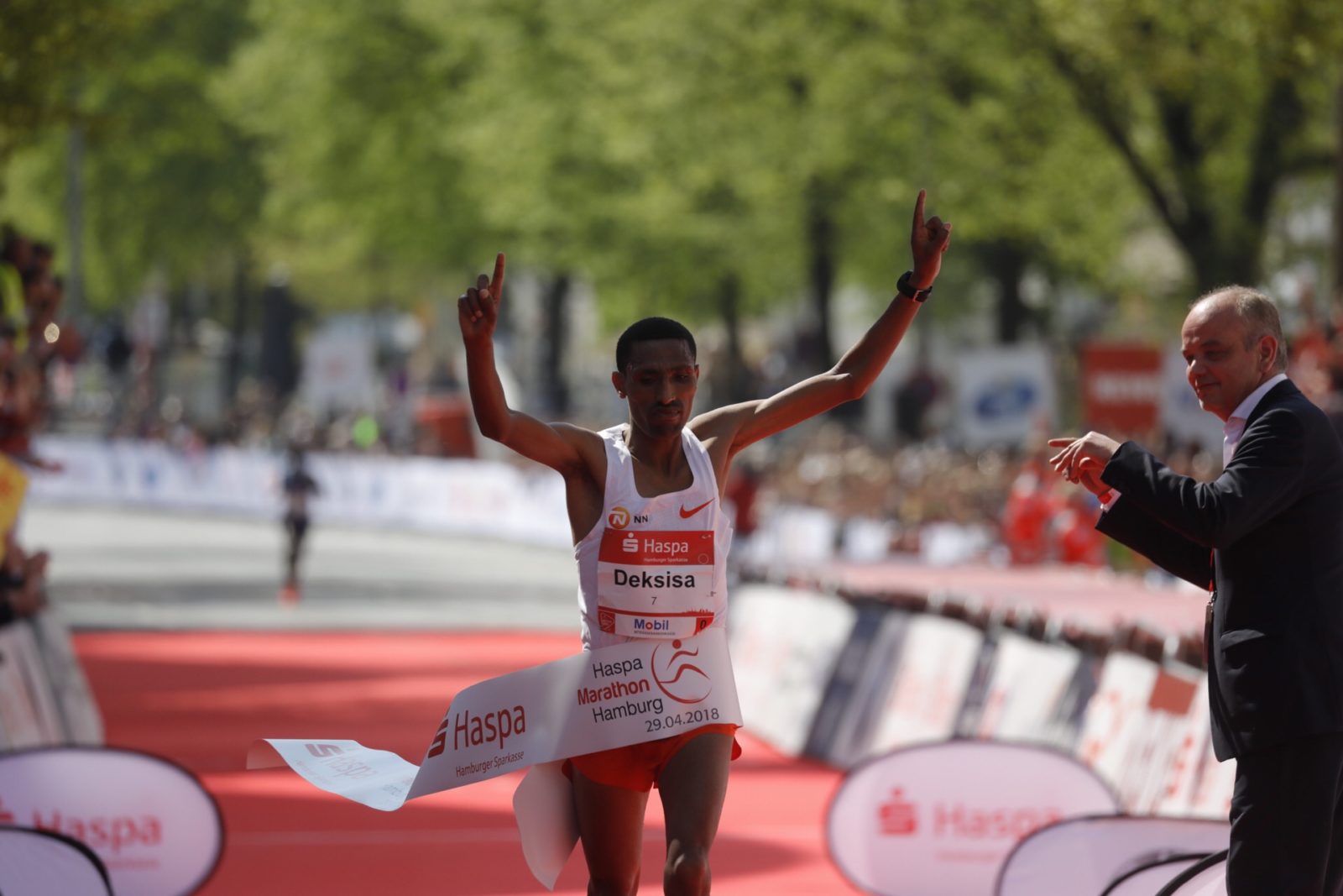 Solomon Deksisa and Shitaye Eshete win in Hamburg
