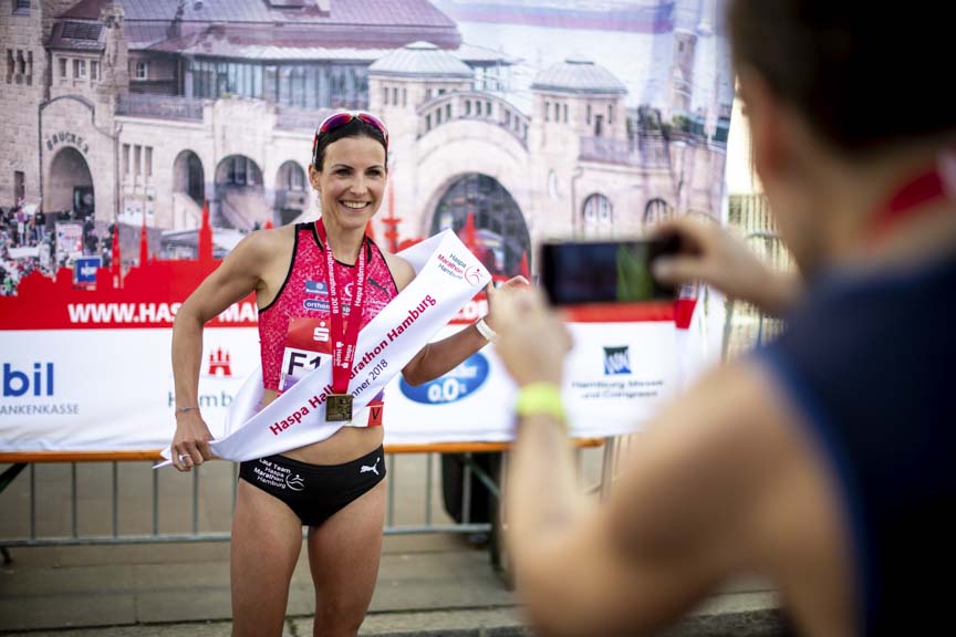 Sabrina Mockenhaupt beim 33. Haspa Marathon Hamburg 2018.